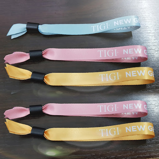 Dây đeo tay theo yêu cầu