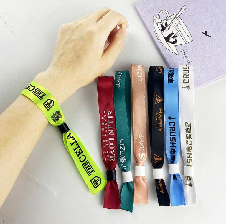 Báo giá sản xuất dây đeo tay